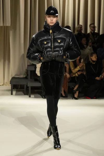 Look 18
